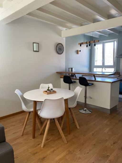 Tiny Paradise - 2 Bedrooms Apartment Montigny-sur-Loing Εξωτερικό φωτογραφία