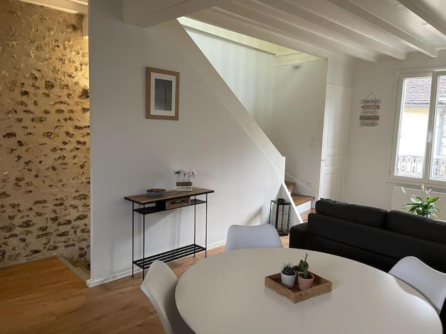 Tiny Paradise - 2 Bedrooms Apartment Montigny-sur-Loing Εξωτερικό φωτογραφία